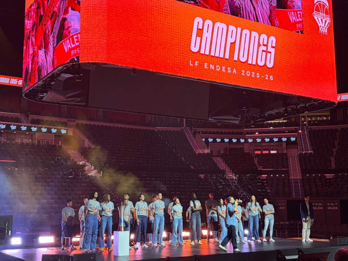 El Roig Arena celebra la cuarta Liga Femenina Endesa de Valencia Basket