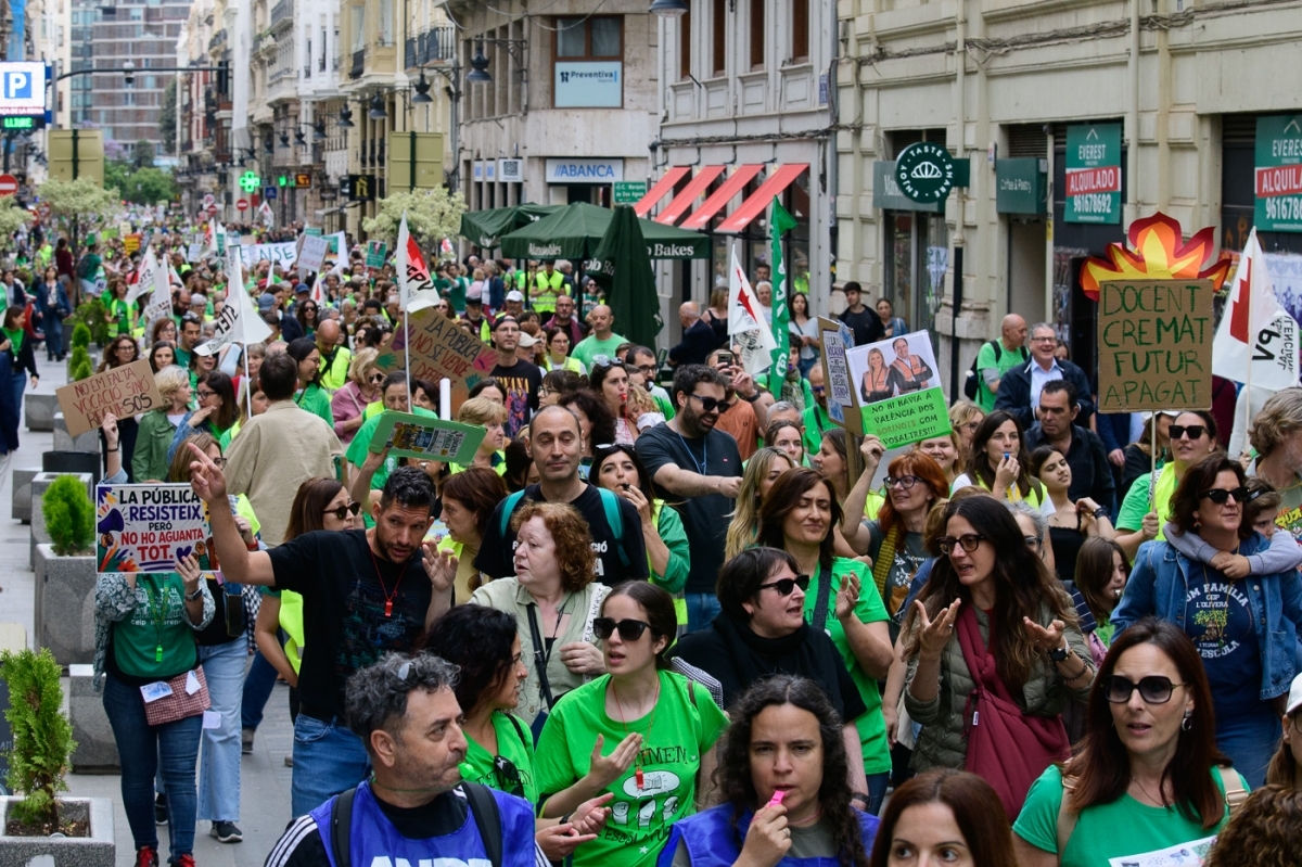 Uno de cada seis equipos directivos de la educación valenciana 