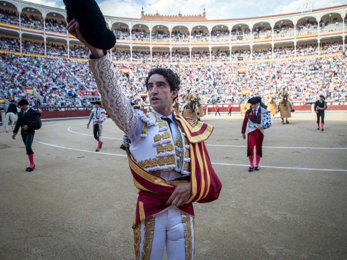 Víctor Hernández.