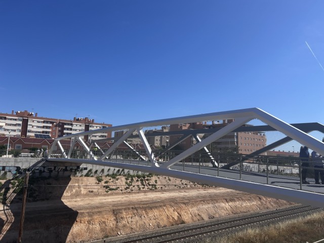 Otro sobrecoste en Elche: la pasarela de Altabix también se encareció, con precio final de 3,2 millones