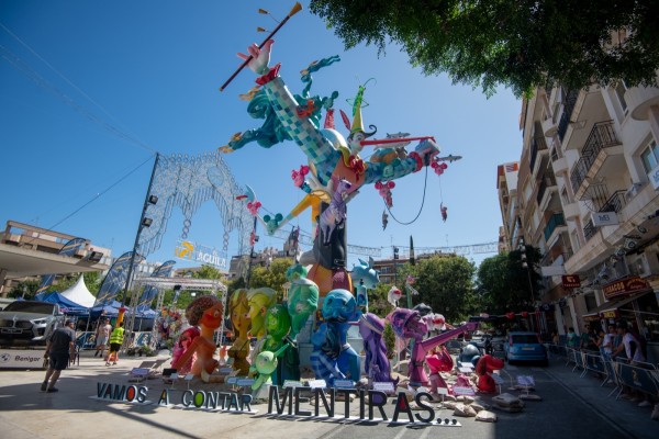 Los retrasos en las ayudas 'encienden' a las hogueras: este es el debate que plantea Fiestas