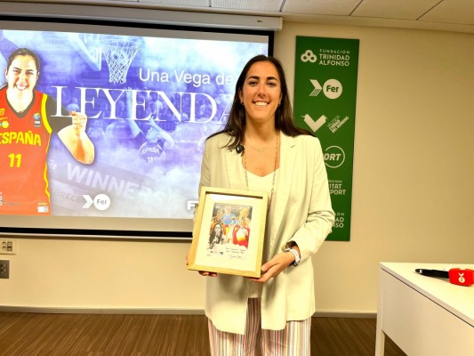 La Fundación Trinidad Alfonso rinde homenaje a Vega Gimeno tras su retirada de las pistas