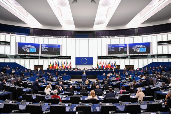 La Eurocámara respalda recortar la entrada de acero sin arancel y gravar un 50% el resto ante el exceso global