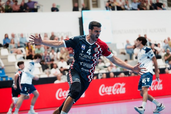Javier Borragán renueva con el Horneo Alicante por una temporada más
