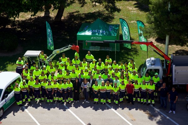 Torrevieja despliega el operativo de jardines: más de 100 trabajadores y 3,4 millones de metros cuadrados de zonas verdes