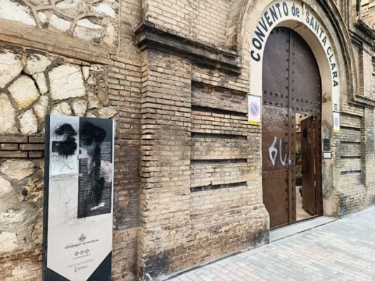 La Fiscalía abre diligencias por otra vandalización del monolito de la antigua prisión franquista de Santa Clara