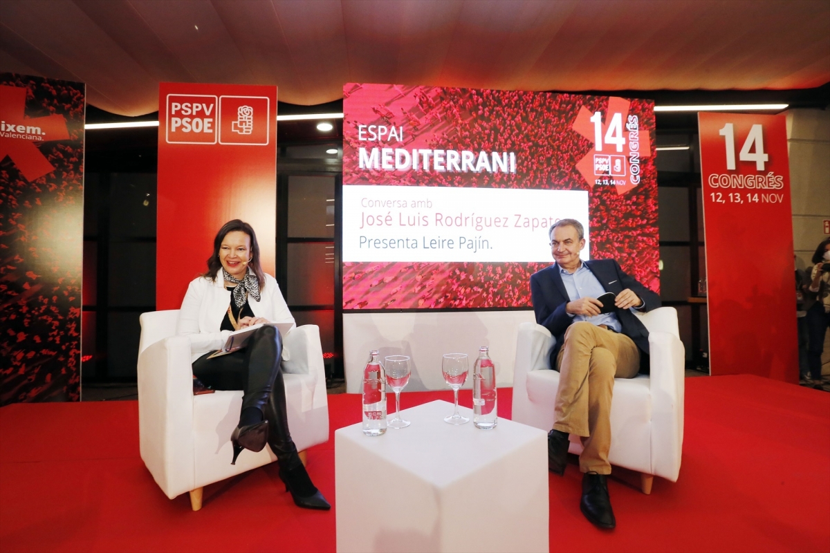 Leire Pajín y Zapatero, en un coloquio en el congreso del PSPV de 2021.
