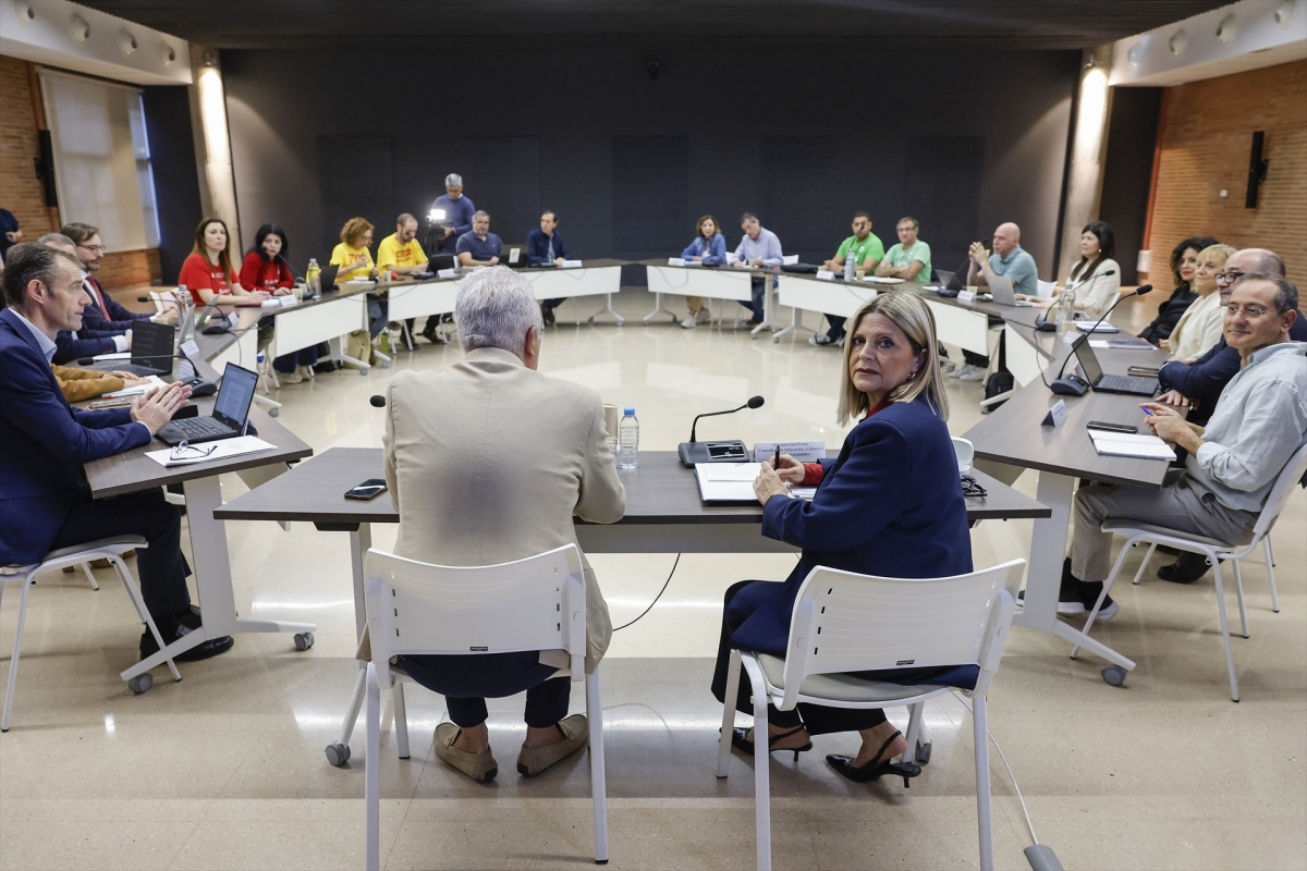 Última oferta de Educación: mantiene la subida de 200 euros y apremia a los sindicatos para firmarla