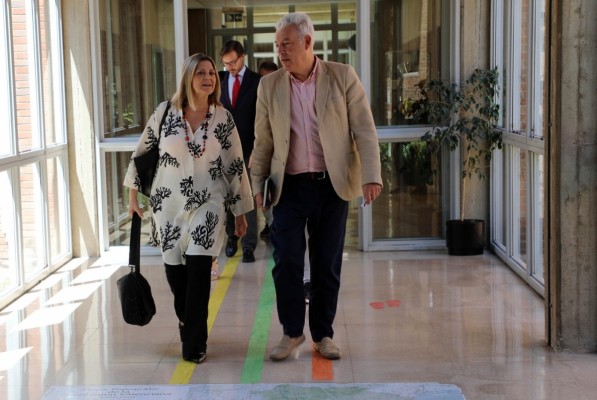 Última oferta de Educación: mantiene la subida de 200 euros y apremia a los sindicatos para firmarla