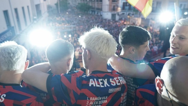 Elda celebra el ascenso del CD Eldense