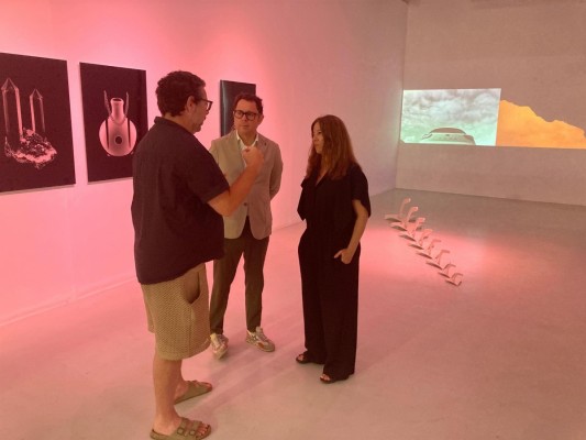 El artista portugués Paulo Arraiano explora en el Párraga de Murcia la influencia del océano en la vida humana