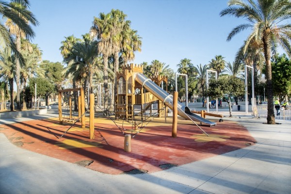 Sedaví recupera las áreas de juego infantiles que quedaron inservibles tras la Dana