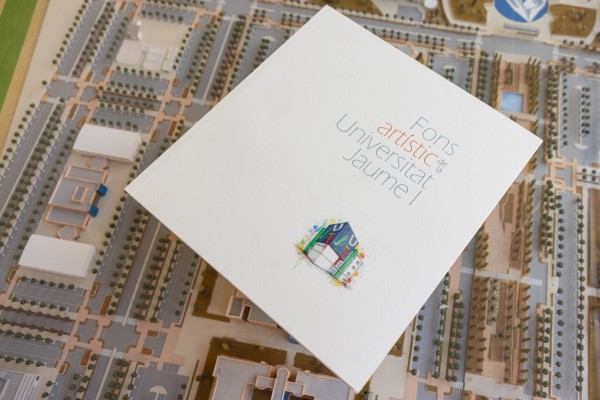 La Universitat Jaume I abre a la ciudadanía su fondo artístico a través de un nuevo portal web y un libro
