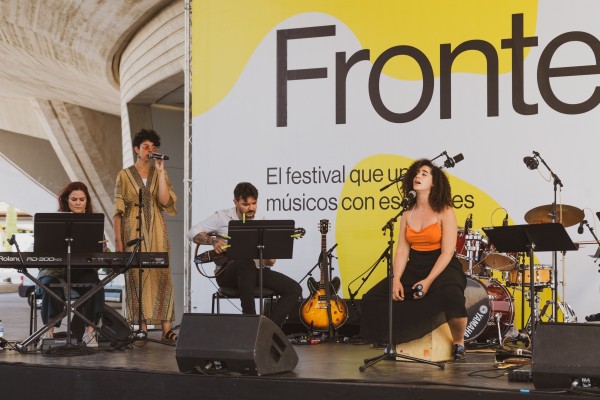 Víctor Manuel y Manuel Vilas inauguran la cuarta edición del Festival Fronteras