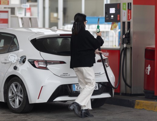 Los carburantes bajan por segunda semana consecutiva y el precio de la gasolina cae un 0,43% 