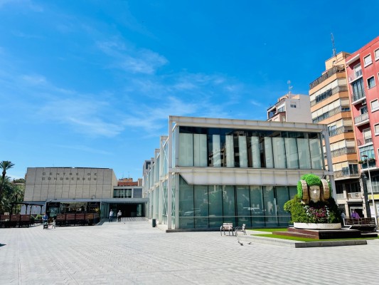 El PSOE de Elche propone invertir en el Centro de Congresos para mejorar los equipamientos