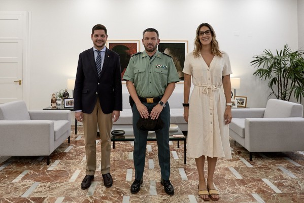 L'alcalde de Gandia es reuneix amb el nou capità de la Guàrdia Civil del municipi, Marcelino Díaz