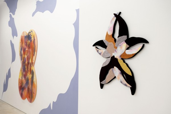 La artista Bea Bonafini despliega su universo 'Intangible' en la galería Vangar