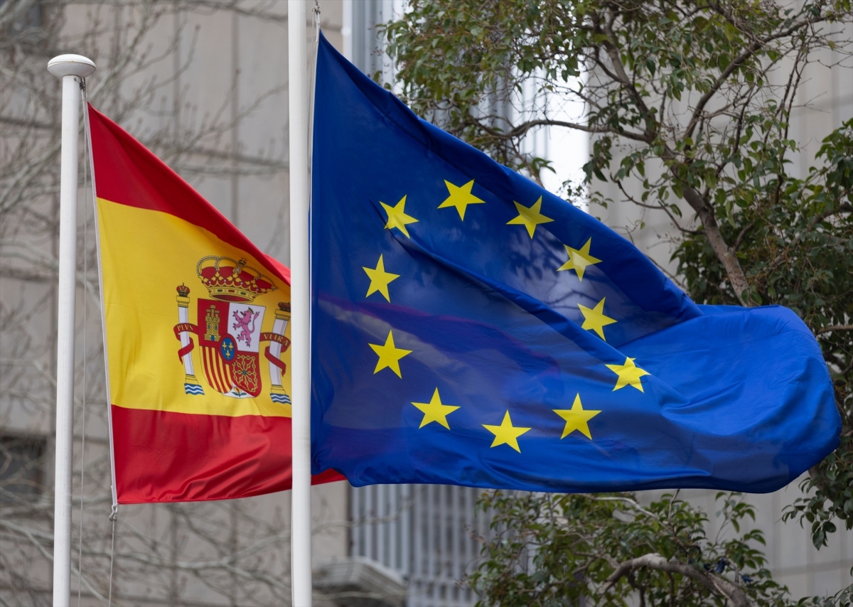 Bruselas mejora la previsión de crecimiento de España al 2,4% para este año pese a la crisis energética