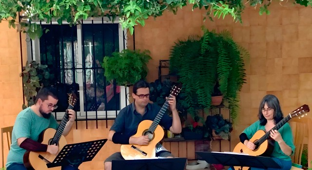 Arranca el Festival de Guitarra de Elche con Ciutat d'Elx Guitar Trio en el Claustro de San José

