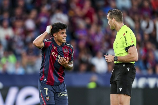 El Levante recurre la sanción de dos partidos a Brugué
