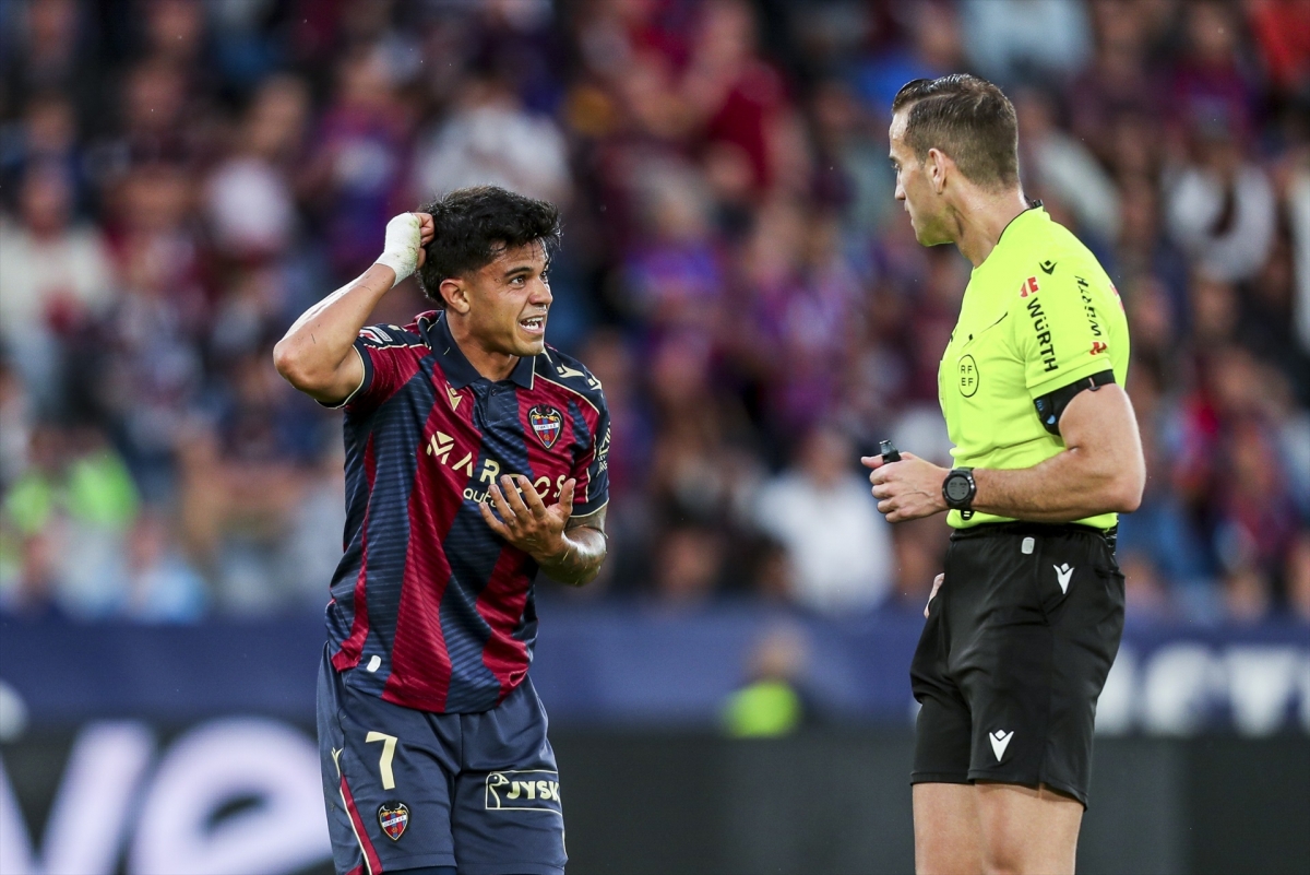 El Levante recurre la sanción de dos partidos a Brugué