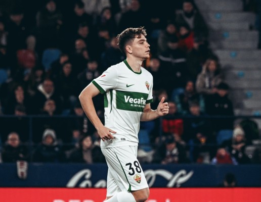 Álex Sánchez afronta un duelo especial entre el Elche y el Girona que entrena su padre
