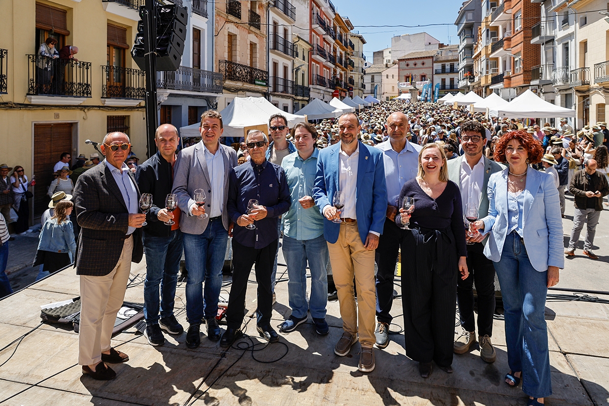 20.000 brindis al cielo de La Font para orgullo del territorio