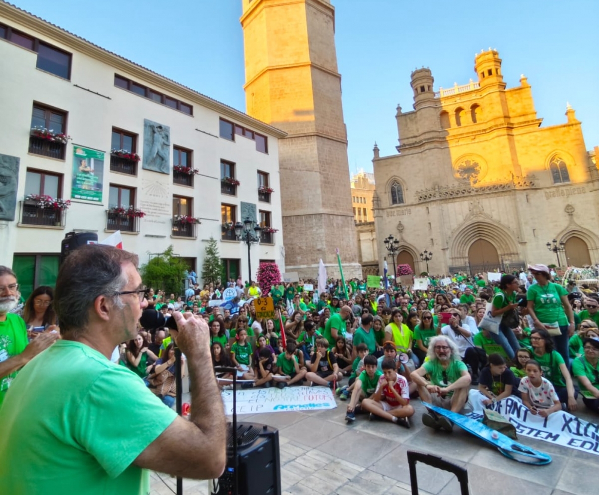 La huelga educativa refuerza el pulso: 8.500 personas se manifiestan en Castellón y secundan al profesorado