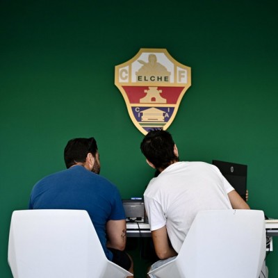 Más de 7.000 abonados del Elche todavía no han renovado su adhesión dentro del plazo establecido