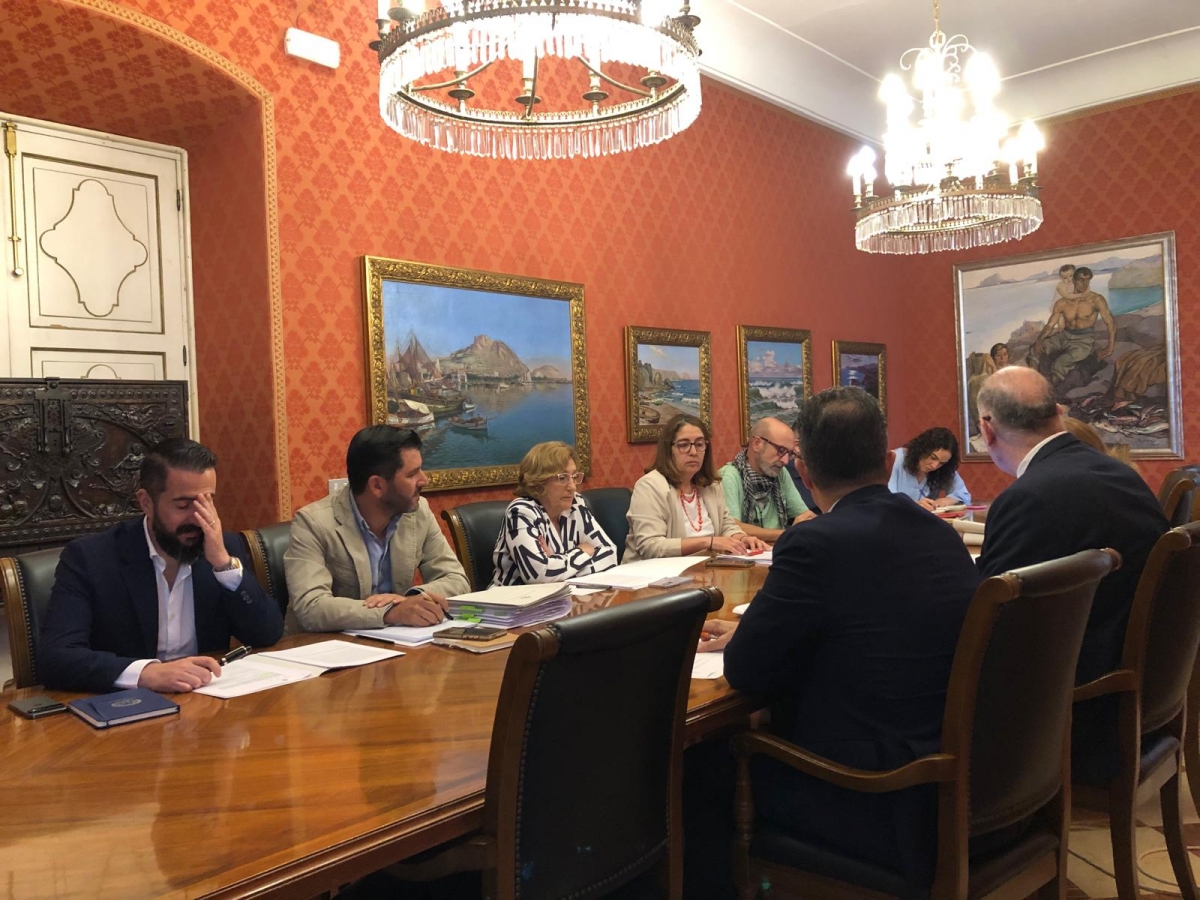 La comisión de las VPP de Alicante: la oposición insta a que el secretario comparezca; el PP lo rechaza