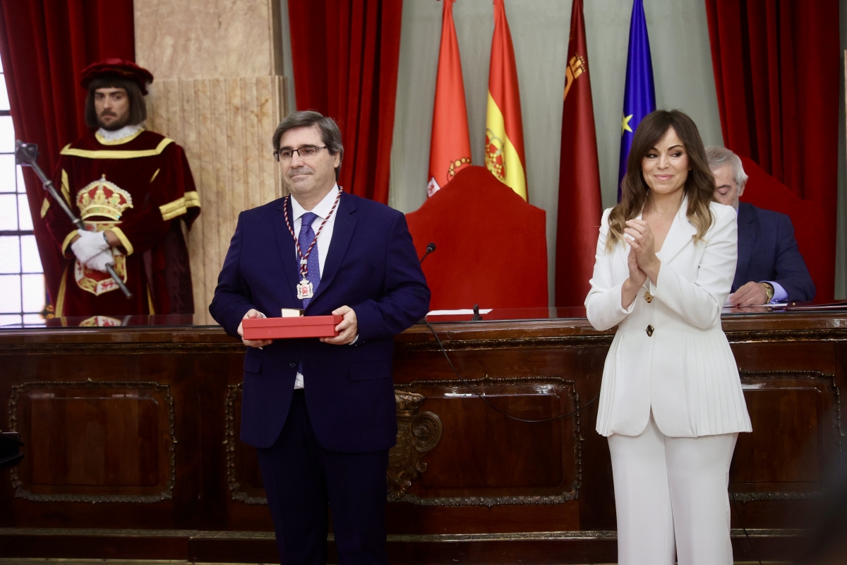 El director de Inforges, Pedro Luis Balibrea Cárceles, toma posesión como nuevo concejal de Murcia