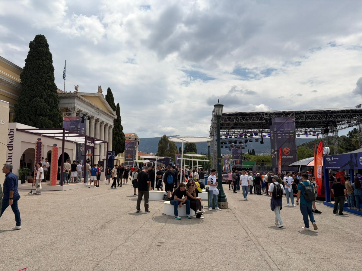 Así es la Fan Zone de la Final Four que ya pueden disfrutar los más de 1.000 aficionados de Valencia Basket desplazados a Atenas
