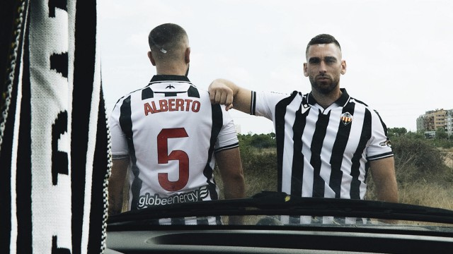 El Castellón recupera el dorsal de color rojo en su nueva equipación principal