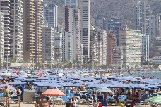 Andalucía, Comunitat Valenciana y Cataluña copan la mitad de las viviendas turísticas en España