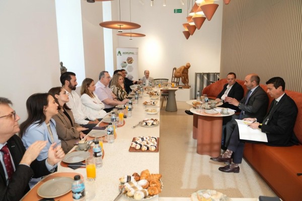La Comunidad apuesta por la internacionalización en sectores estratégicos para consolidar el liderazgo exportador alimentario