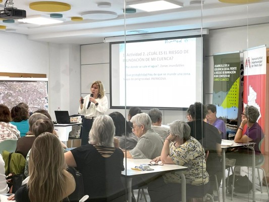 Benetússer forma a la ciudadanía en riesgo de inundación con especialistas de la Universitat de València