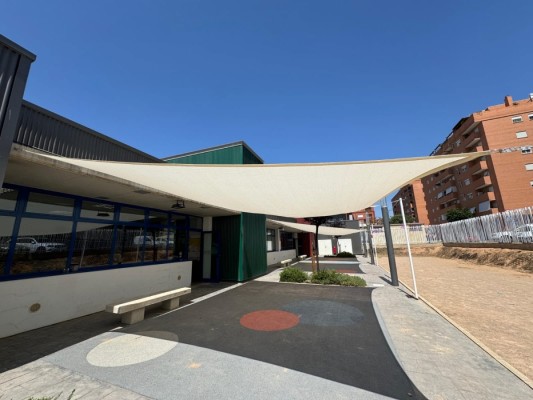 Paterna crea Refugios Climáticos con aire acondicionado y Zonas de Sombras en todos sus colegios públicos