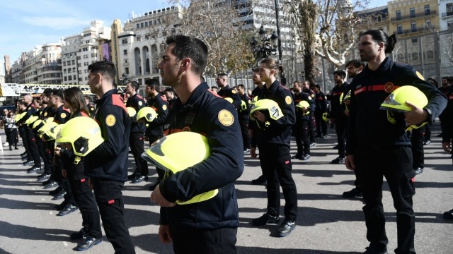 Aprobadas las bases de la convocatoria de seis plazas de oficial y 37 de cabo de bomberos de València