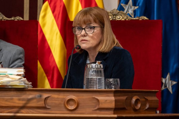 Vox Elche frena una subida salarial del 2% a concejales y asesores: solo para funcionarios
