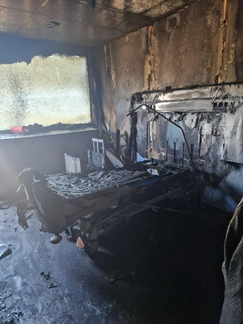 Controlado el incendio en el Hospital de Torrevieja: la investigación apunta al factor humano