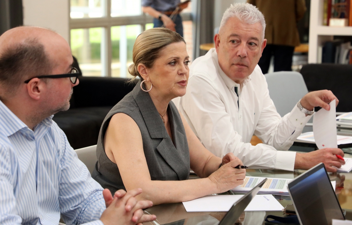 Reunión de la consellera de Educación, Carmen Ortí, este viernes con su equipo. - Foto: GVA Reunión de la consellera de Educación, Carmen Ortí, este viernes con su equipo.