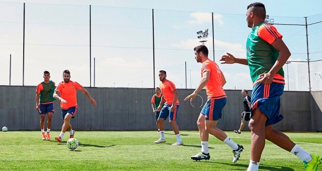 Nueve futbolistas del primer equipo se ejercitan hoy en Paterna