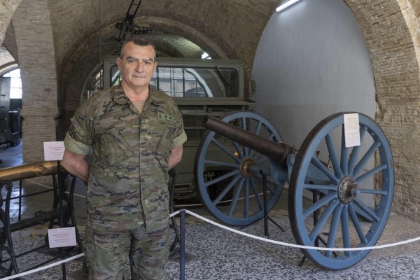 Un 'cañonazo de cine' en Cartagena: el Museo Historico Militar custodia el cañón que disparó Clint Eastwood en 'El bueno, el feo y el malo'