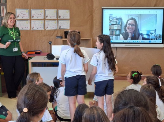 Murcia, llamando a la Nasa: un grupo de alumnos charlan con una de las científicas de la misión Artemis II