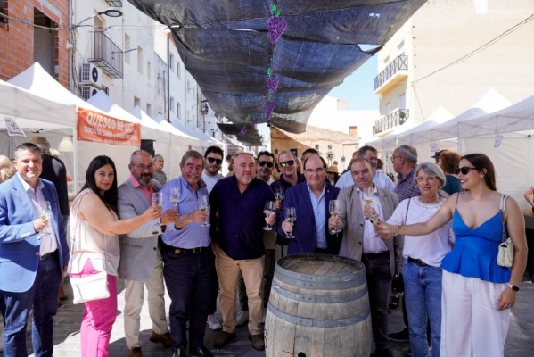 Les Useres inaugura la XII Fira del Vi como un escaparate de promoción del vino y la gastronomía local