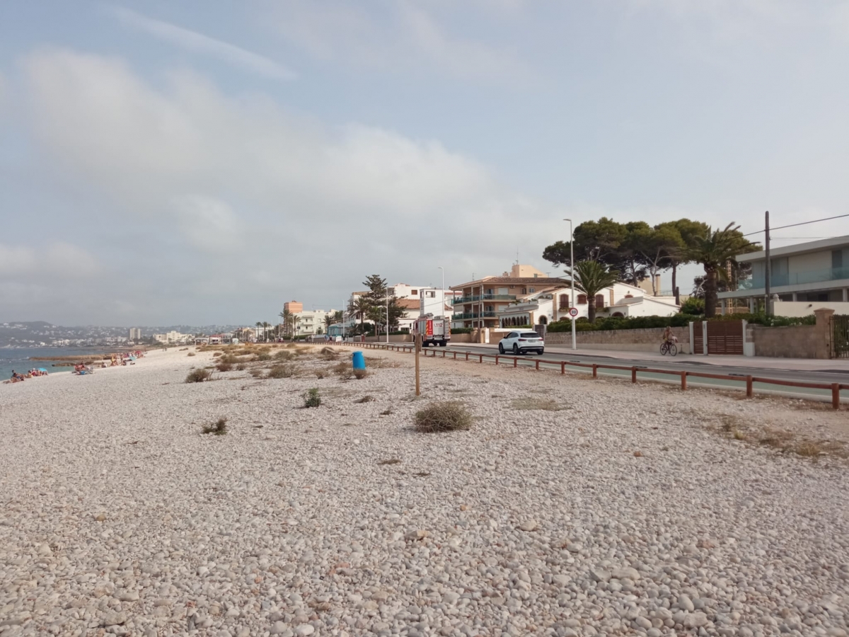 Xàbia ingresará como mínimo 250.000 euros al año por el canon de los servicios temporales en sus playas