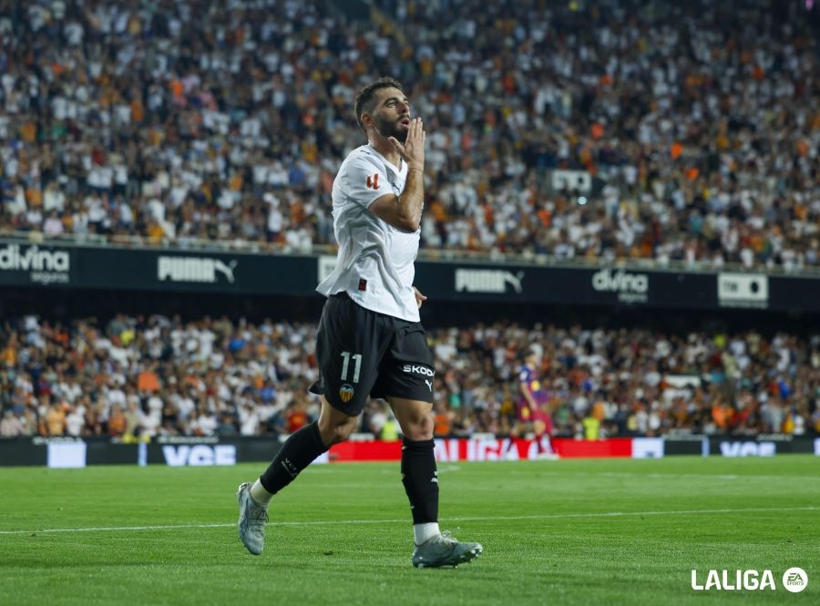 El Valencia gana al Barça pero se queda sin Europa