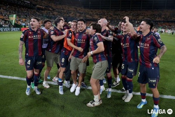 El Levante seguirá en Primera pese a perder en Sevilla