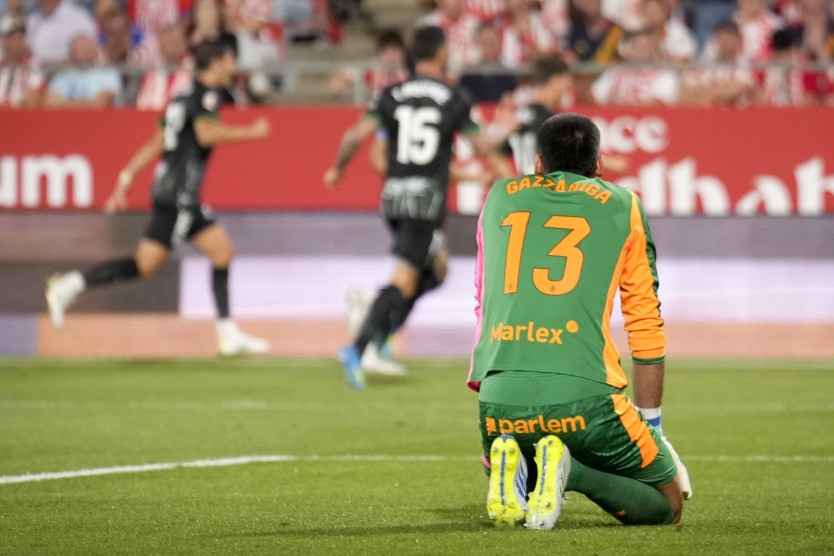 Gazzaniga asiste a lacelebración final de los franjiverdes - Foto: EFE Gazzaniga asiste a lacelebración final de los franjiverdes